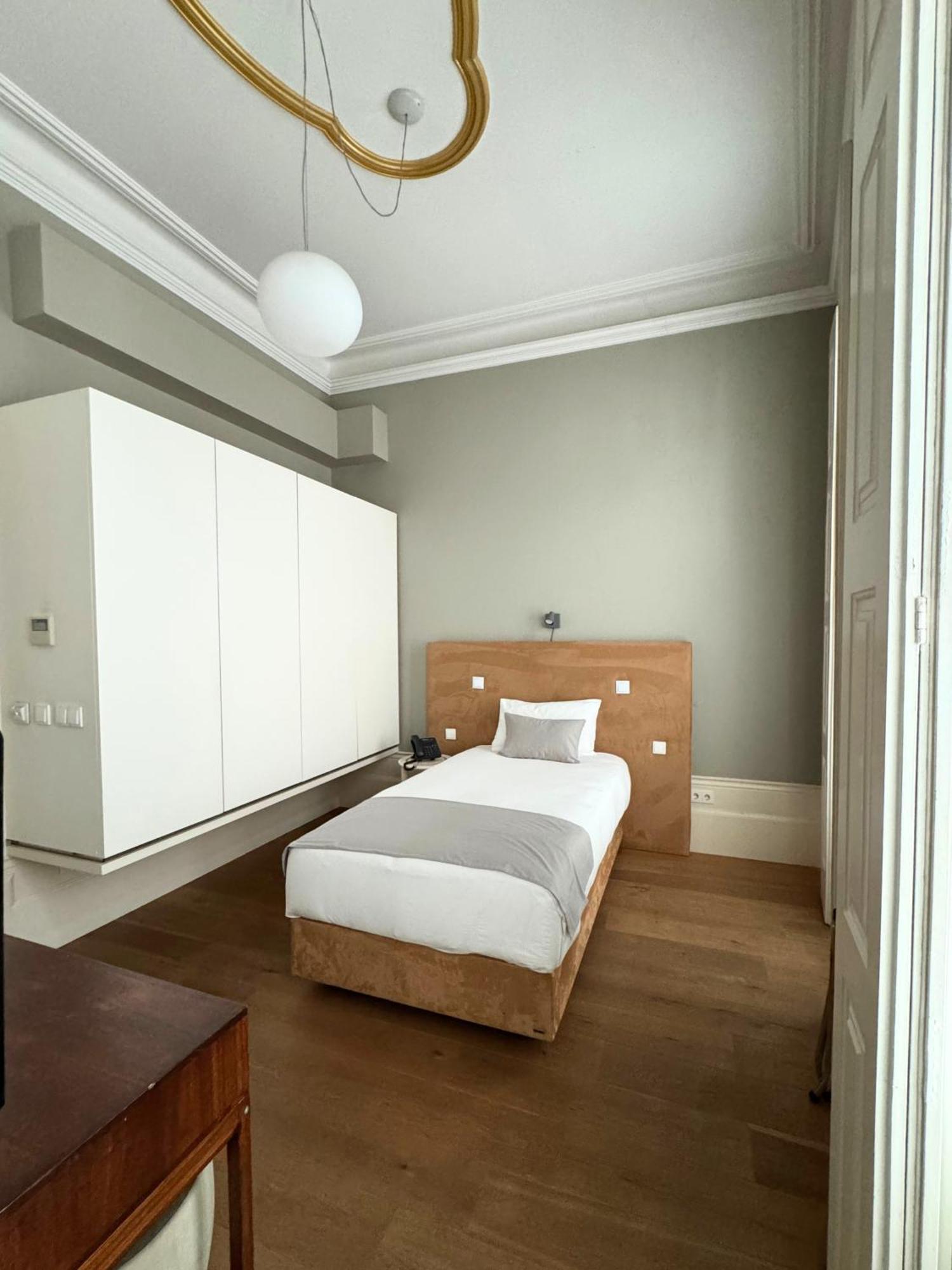 Single Room,974643211:JPEG